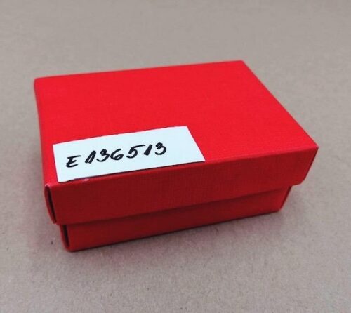E136513