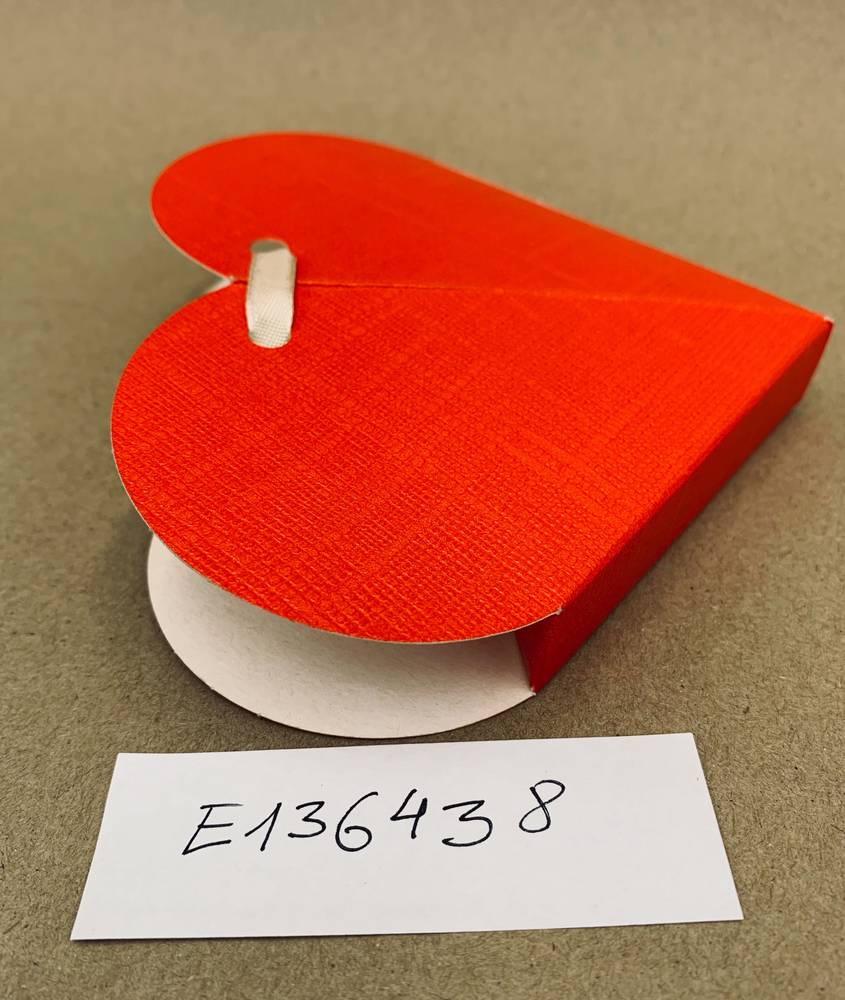 E136438